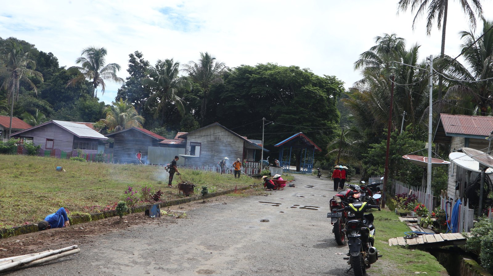 Kerja Bakti RT. 01 Desa Data Dian